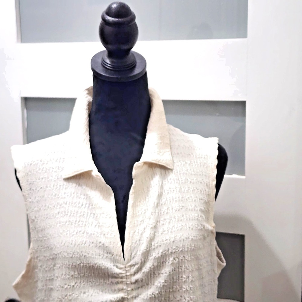 Women's Collared Sleeveless Ruched Top By Sanctuary Ivory  in XL - Picture 10 of 14